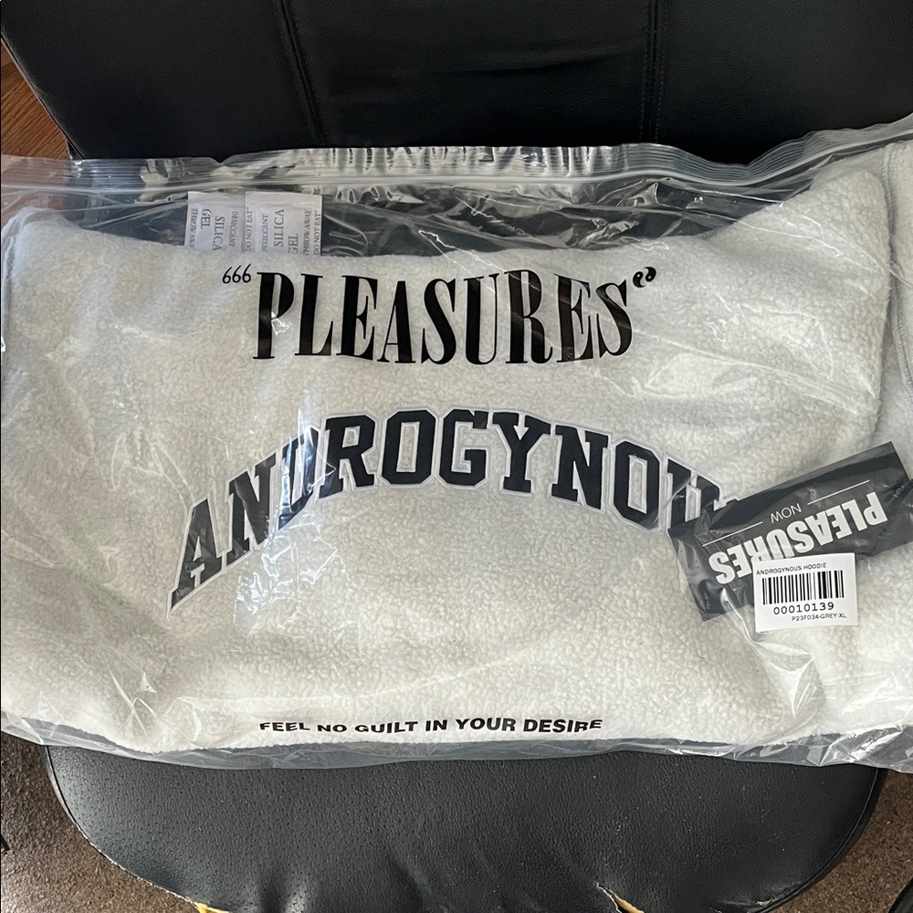 Pleasures Androgynous Hoodie🔥🔥🔥